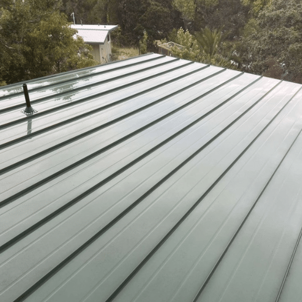 metal-roof-cleaning-after